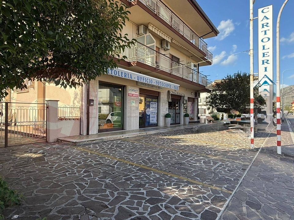 Erhvervsejendom i Roccasecca, Frosinone - foto 1