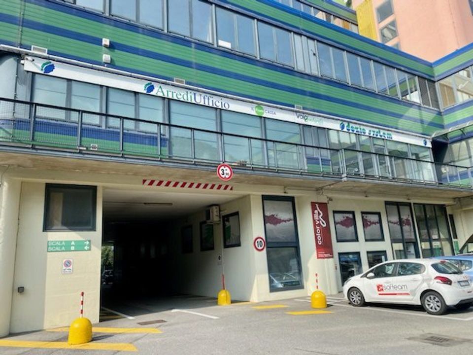 L'establiment comercial a Lecco, Lecco - foto 1