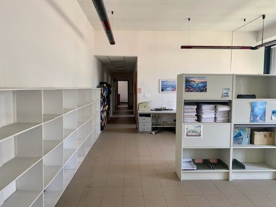 L'establiment comercial a Lecco, Lecco - foto 3