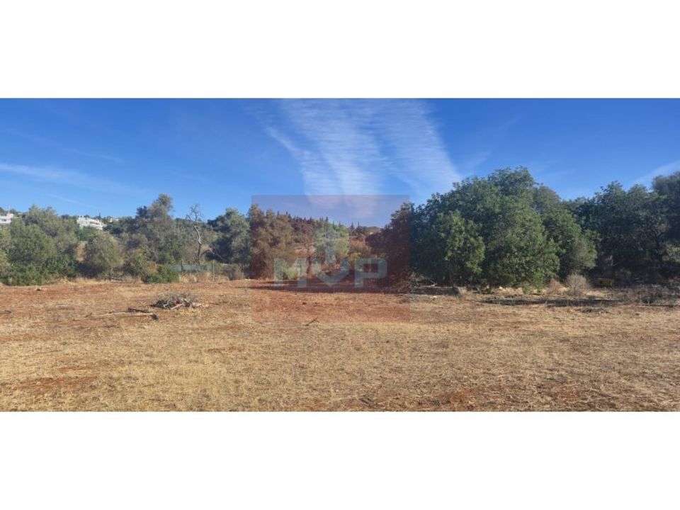 Helårsgrund i Santa Barbara de Nexe, Faro - foto 1