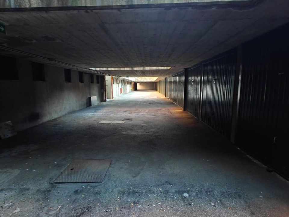 Parkeringsplads i Sesto San Giovanni, Milan - foto 5