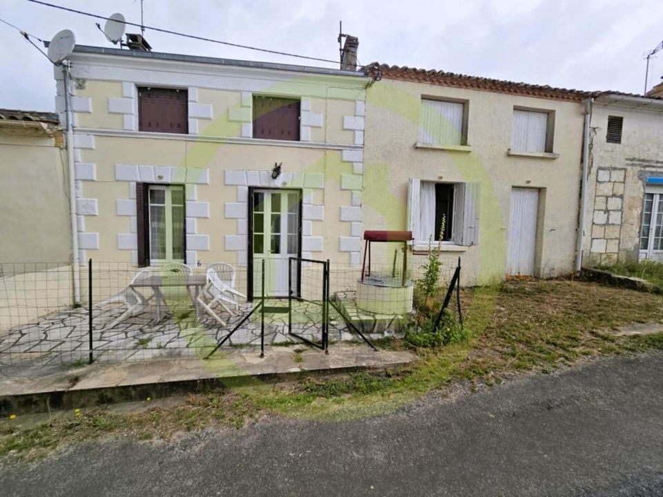 Villa i Saint-Bonnet-Sur-Gironde, Charente-Maritime - foto 1