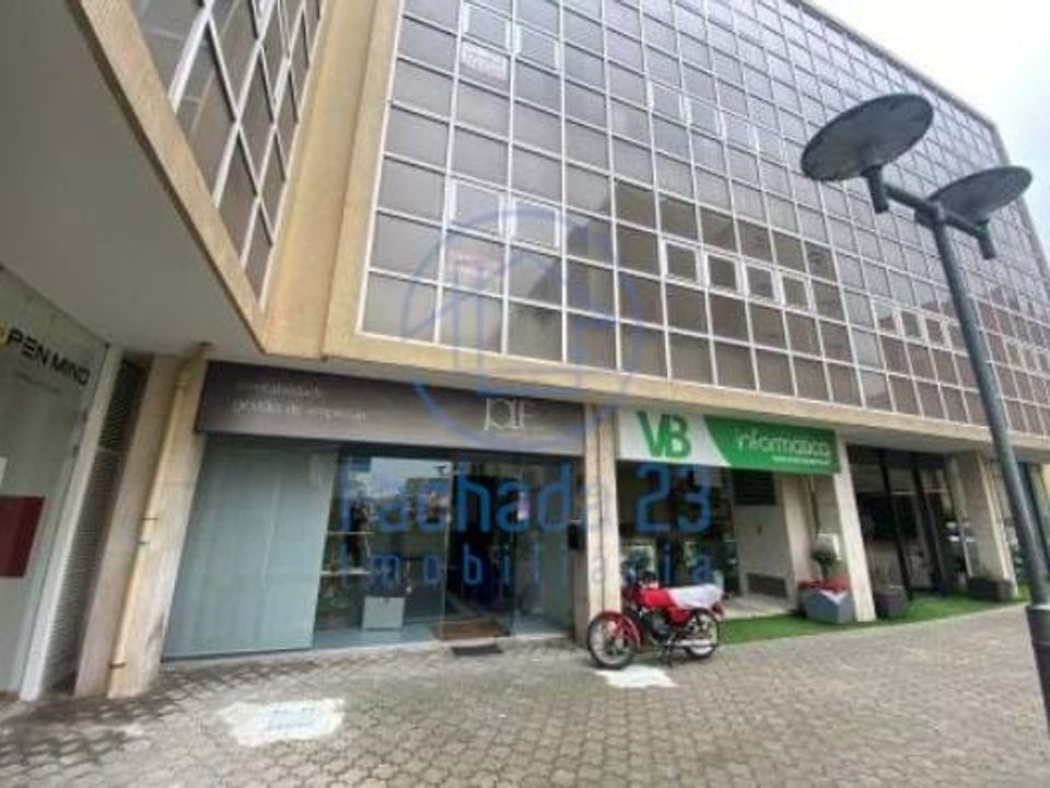 Erhvervsejendom i Santo Tirso, Porto - foto 1