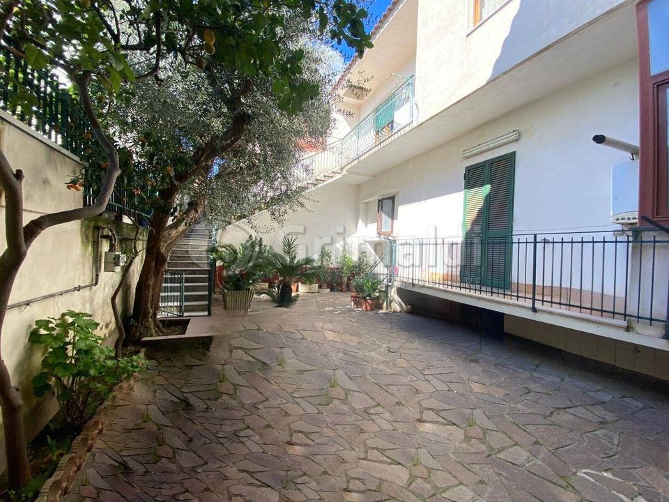 Villa a Giugliano in Campania, Naples - foto 2