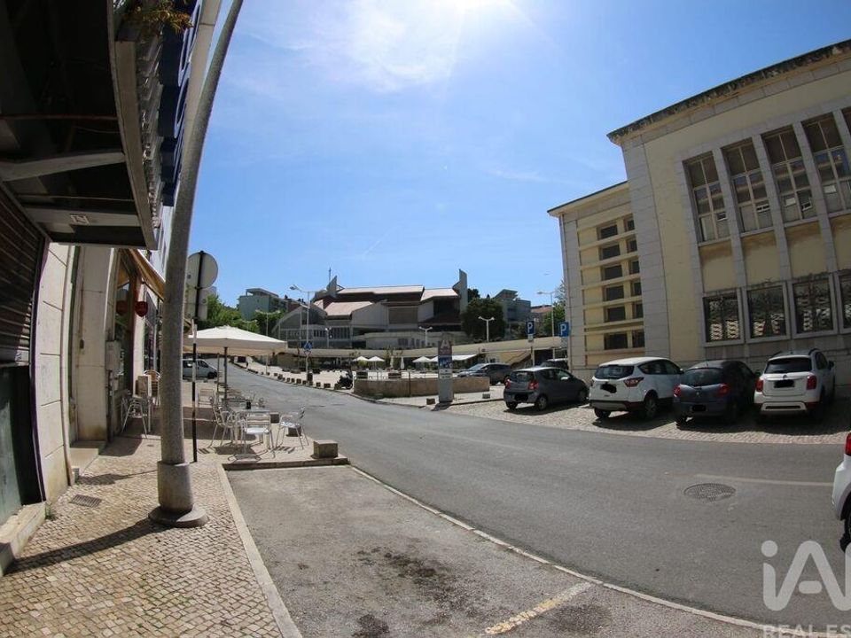 Commercial property in Almada, Setubal - photo 4