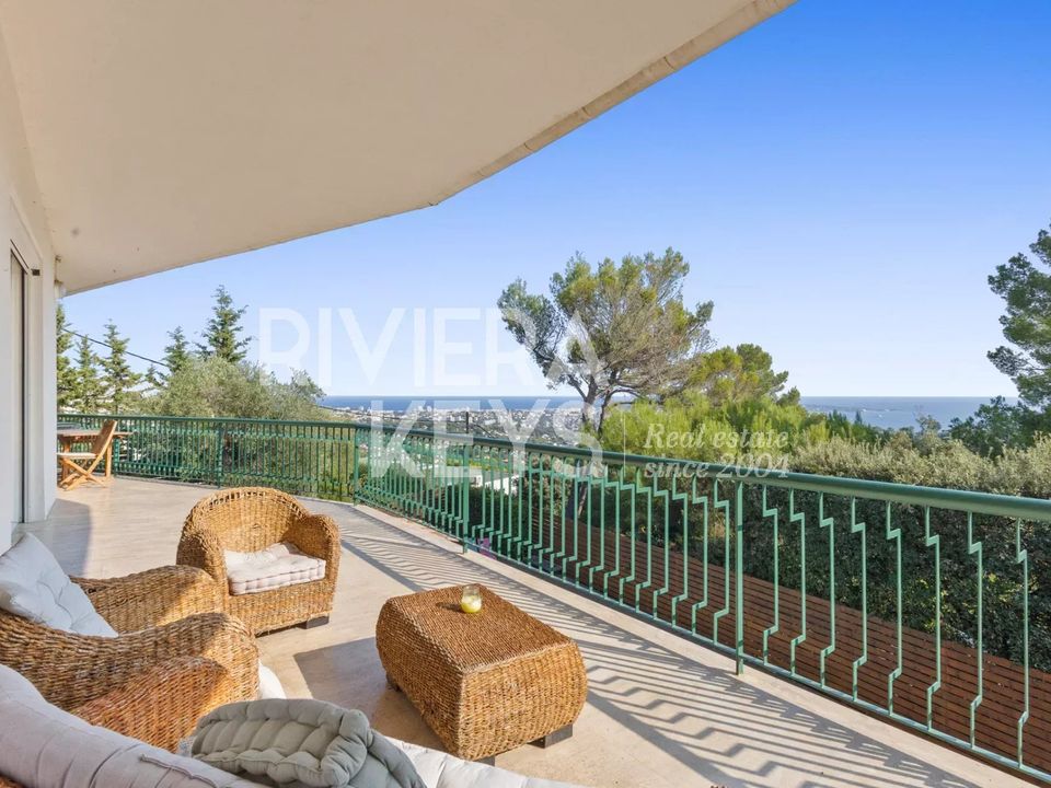 Villa i Golfe-Juan, Alpes-Maritimes - foto 1