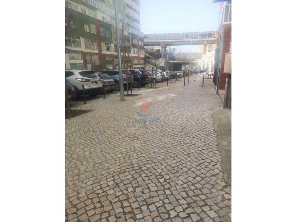 Erhvervsejendom i Odivelas, Lisbon - foto 2