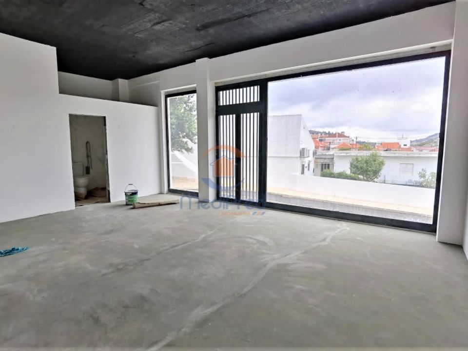 Erhvervsejendom i Odivelas, Lisbon - foto 1