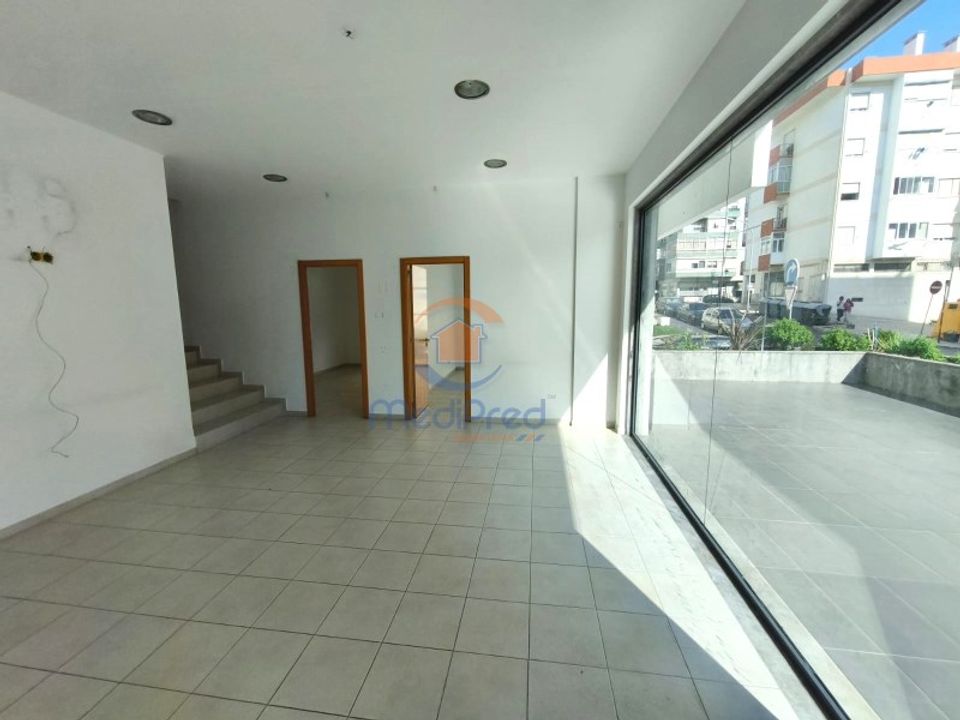 Erhvervsejendom i Odivelas, Lisbon - foto 1