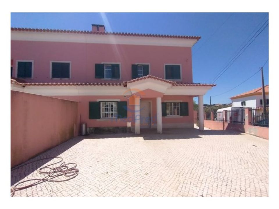 Villa i Rio de Mouro-Estacao, Lisbon - bilde 1