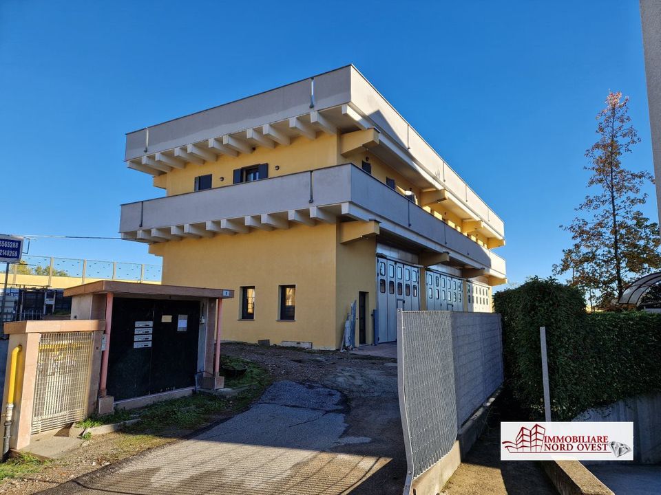 L'establiment comercial a Cornaredo, Milan - foto 1