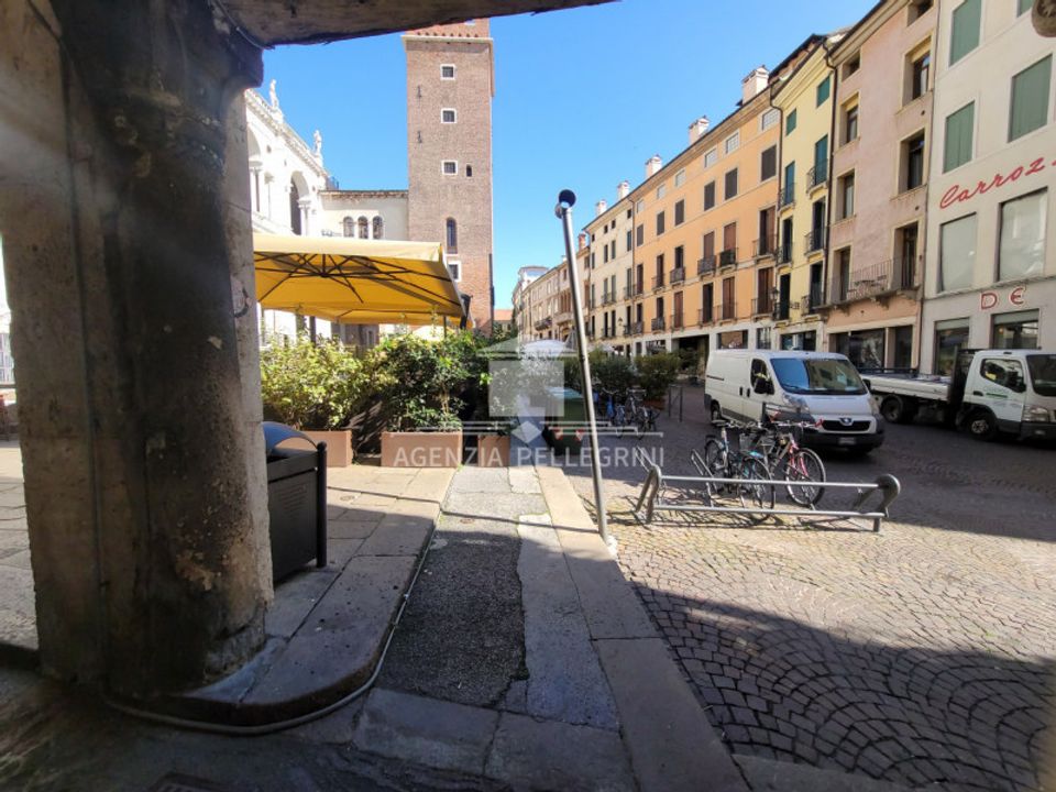 Erhvervsejendom i Vicenza, Vicenza - foto 1