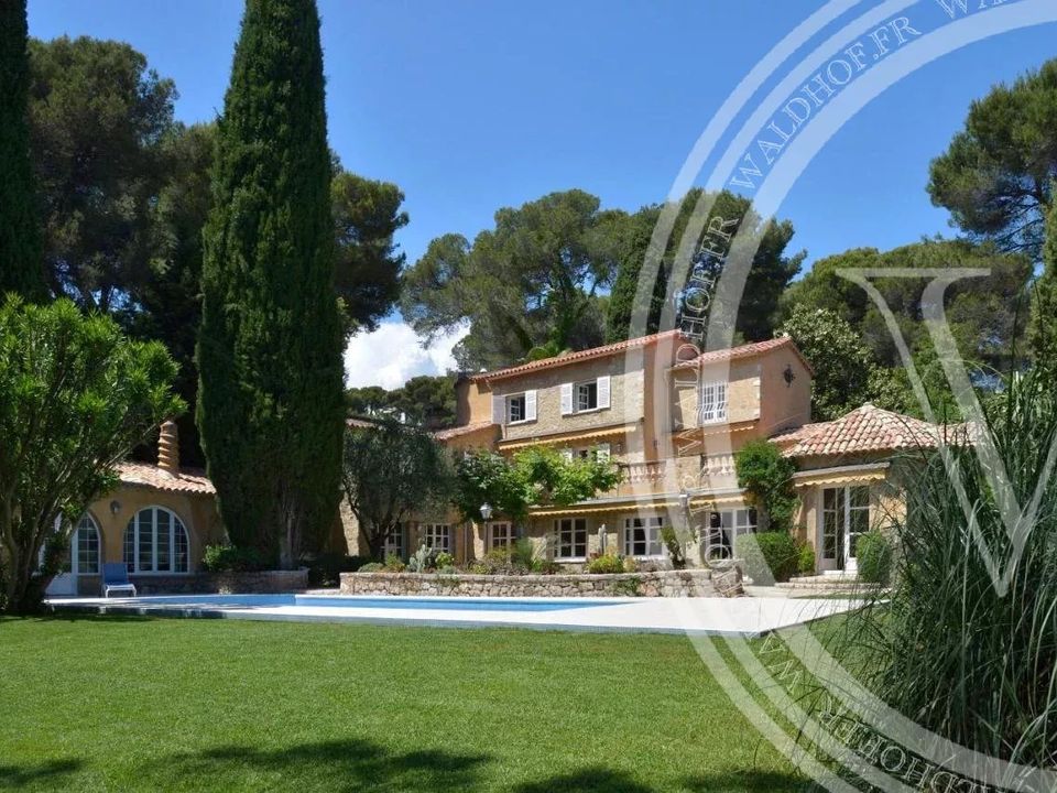 Villa i Juan-les-Pins, Alpes-Maritimes - foto 1