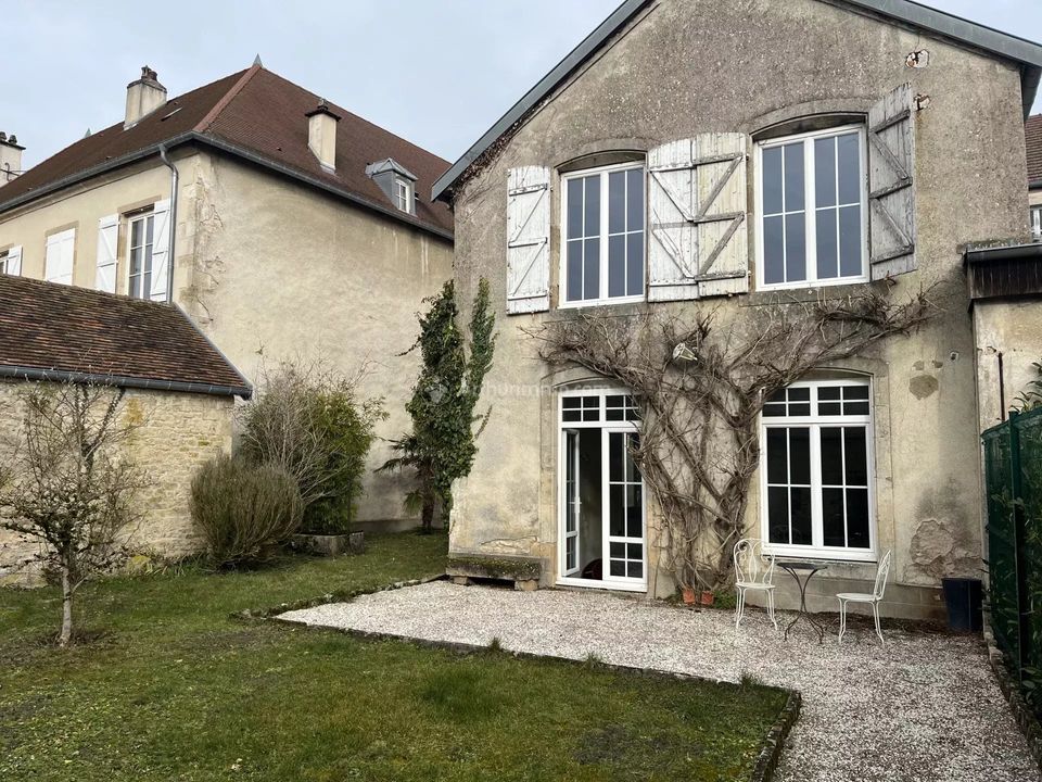 Rekkehus i Langres, Haute-Marne - bilde 1