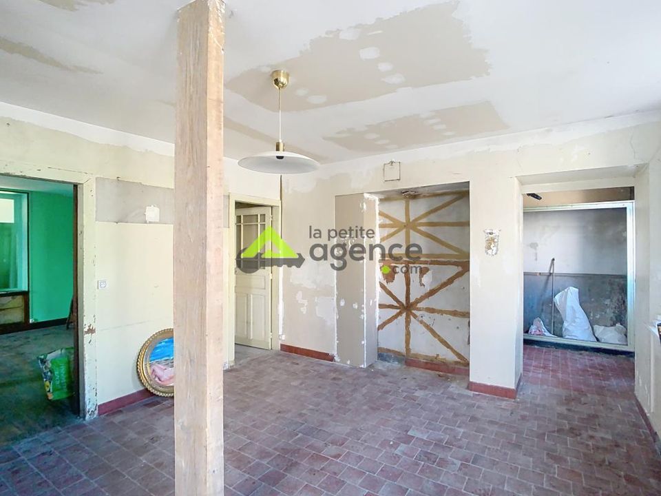 Town house in Chenerailles, Creuse - photo 3