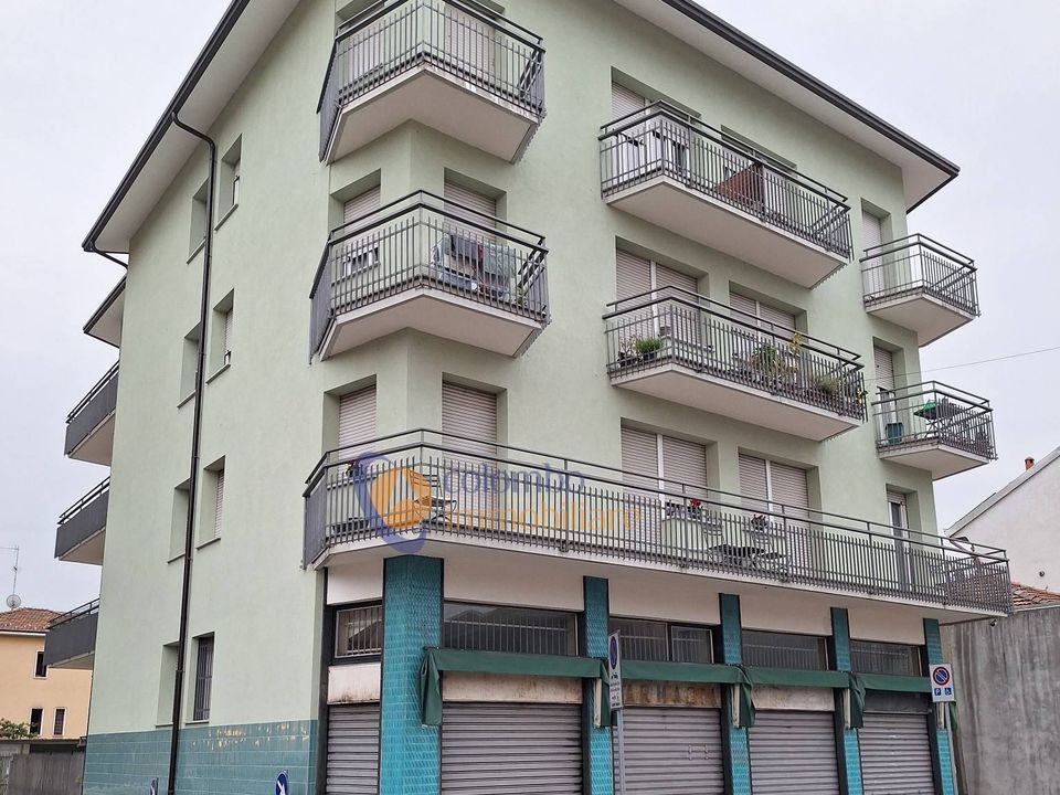 Erhvervsejendom i Busto Arsizio, Varese - foto 1