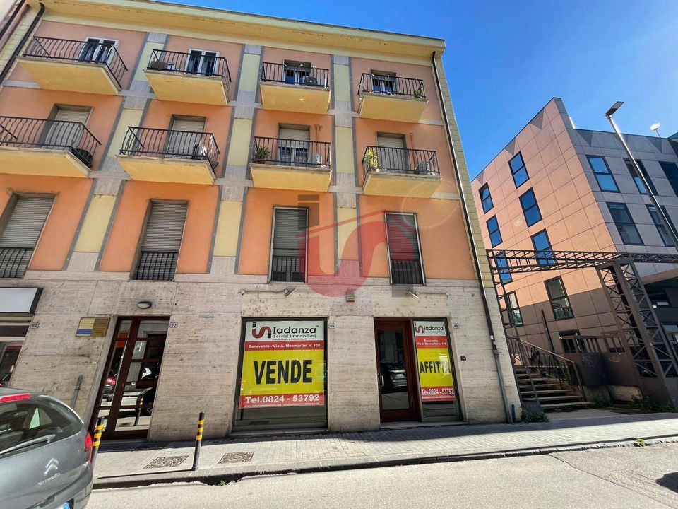 Erhvervsejendom i Benevento, Benevento - foto 1