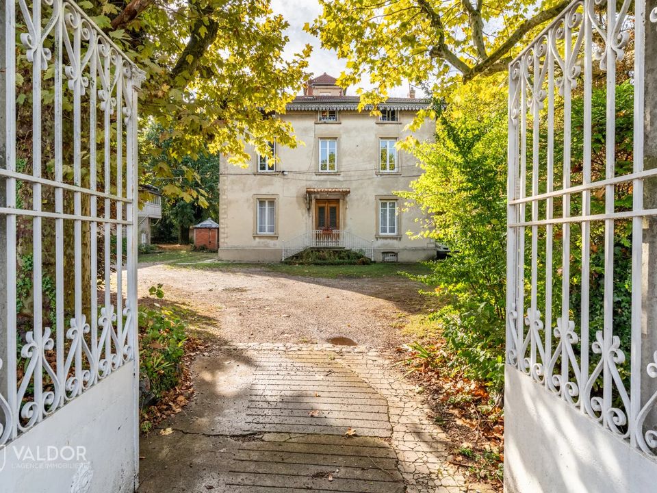 Villa i Sathonay-Camp, Rhone - foto 1