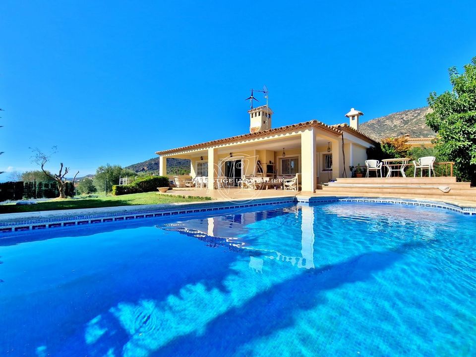 Villa i Palau-Saverdera, Gerona - foto 1