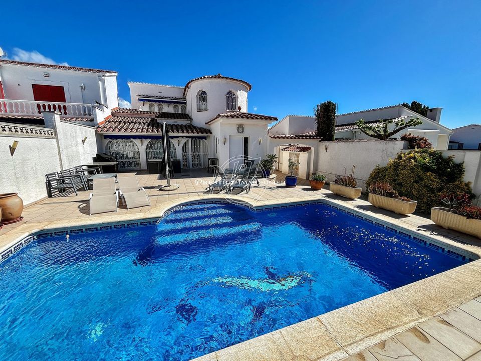 Villa i Empuriabrava, Gerona - foto 1