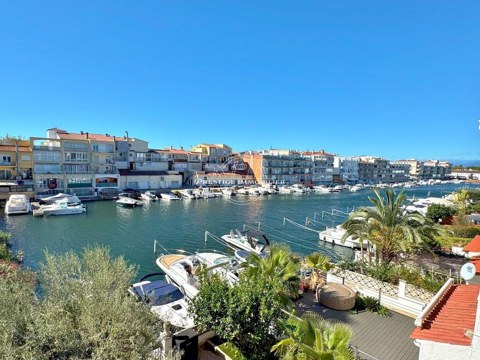 Lejlighed i Empuriabrava, Gerona - foto 1