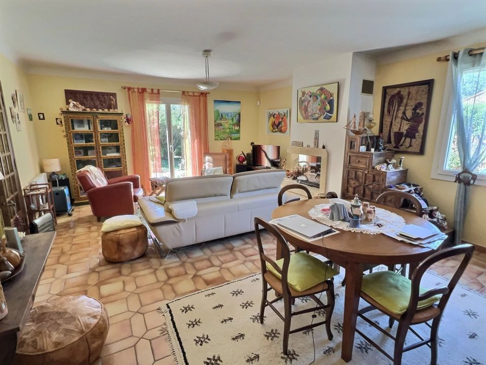 Villa in Taillades, Vaucluse - photo 4