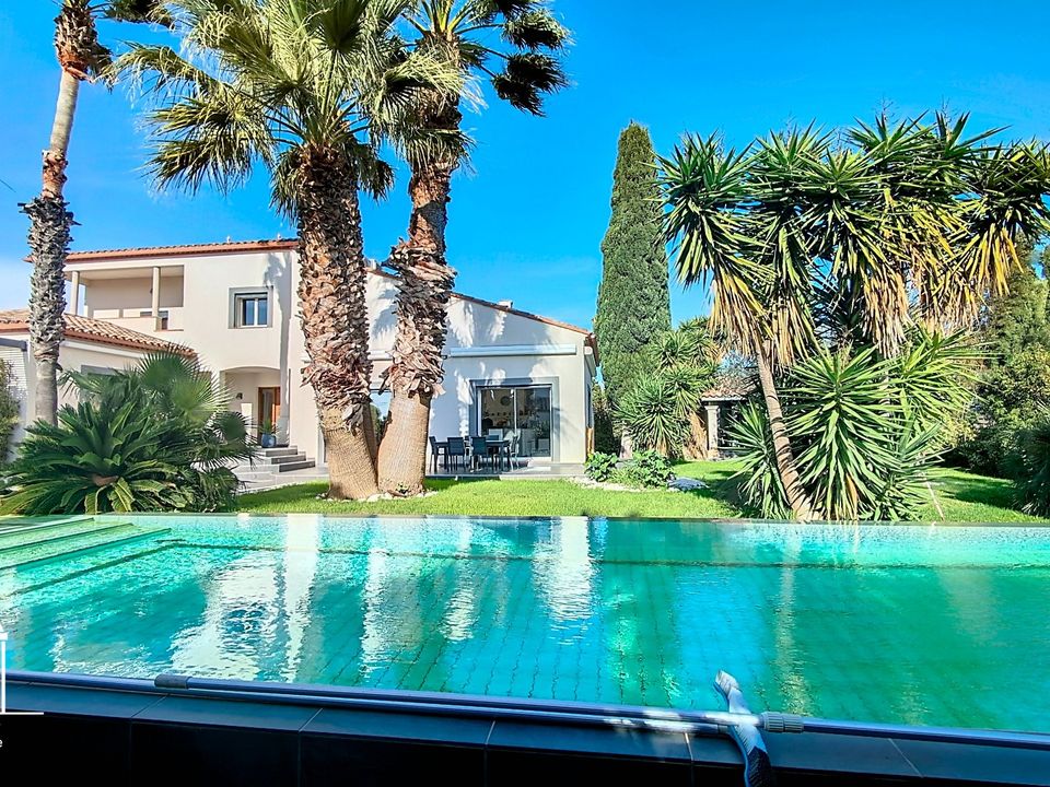 Villa en Perpignan, Pyrenees-Orientales - foto 1