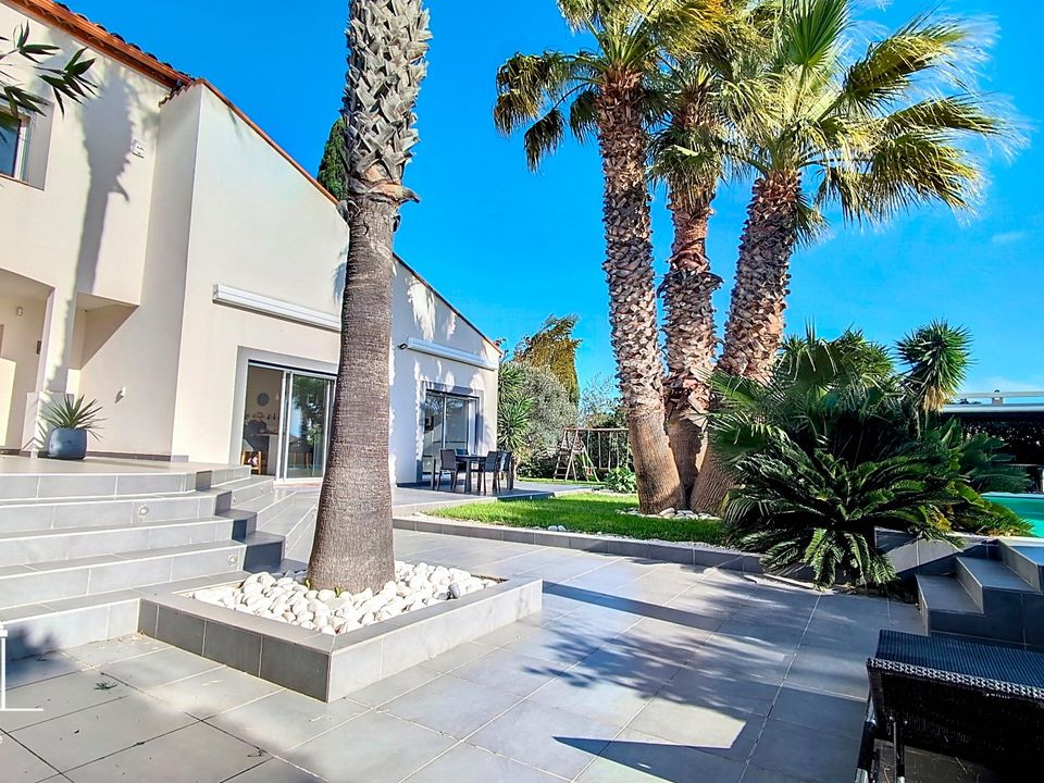 Villa en Perpignan, Pyrenees-Orientales - foto 2