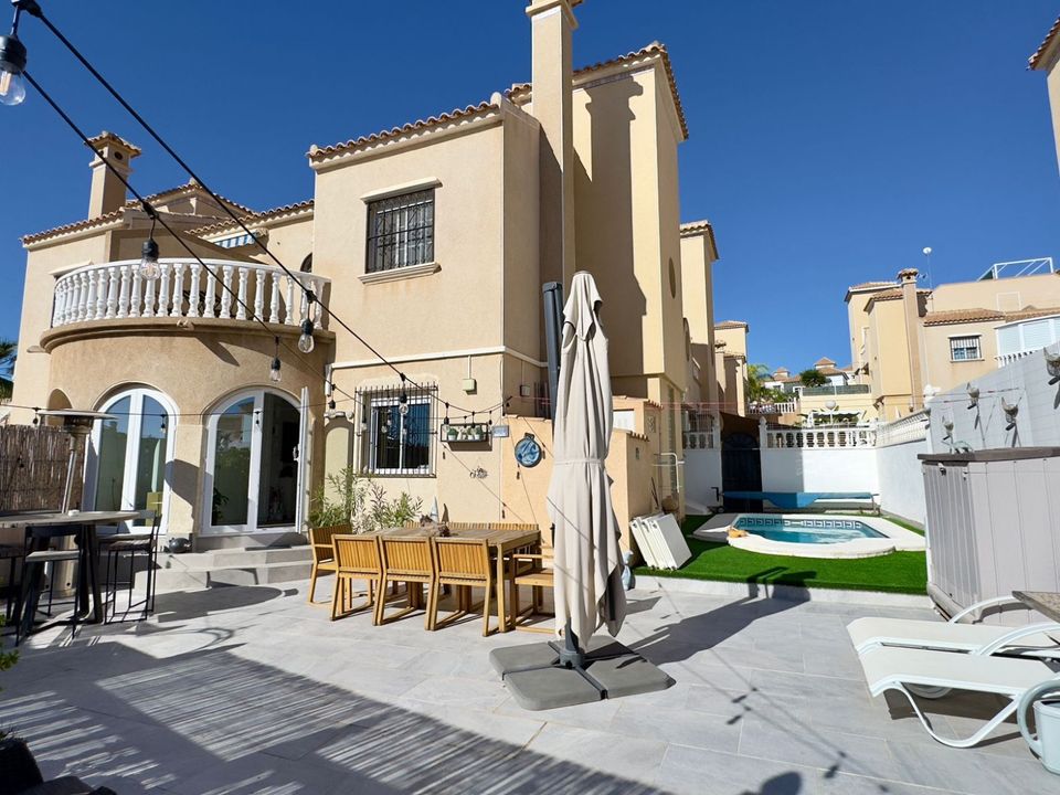 Villa i Orihuela Costa, Alicante - foto 1
