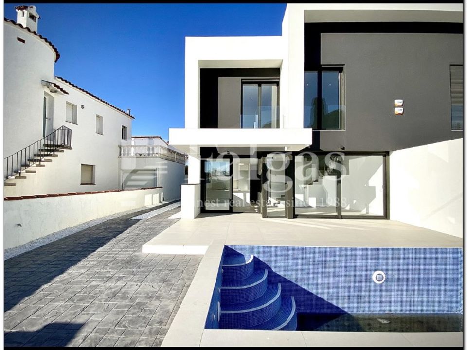 Villa en Requesens, Gerona - foto 2