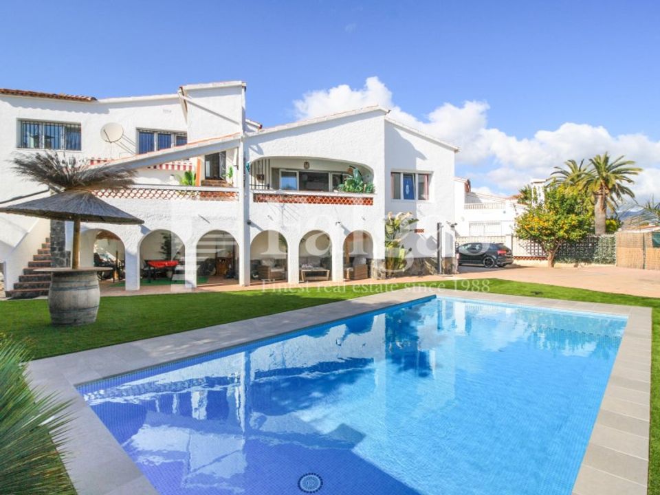 Villa em Torroella De Montgri, Gerona - foto 1