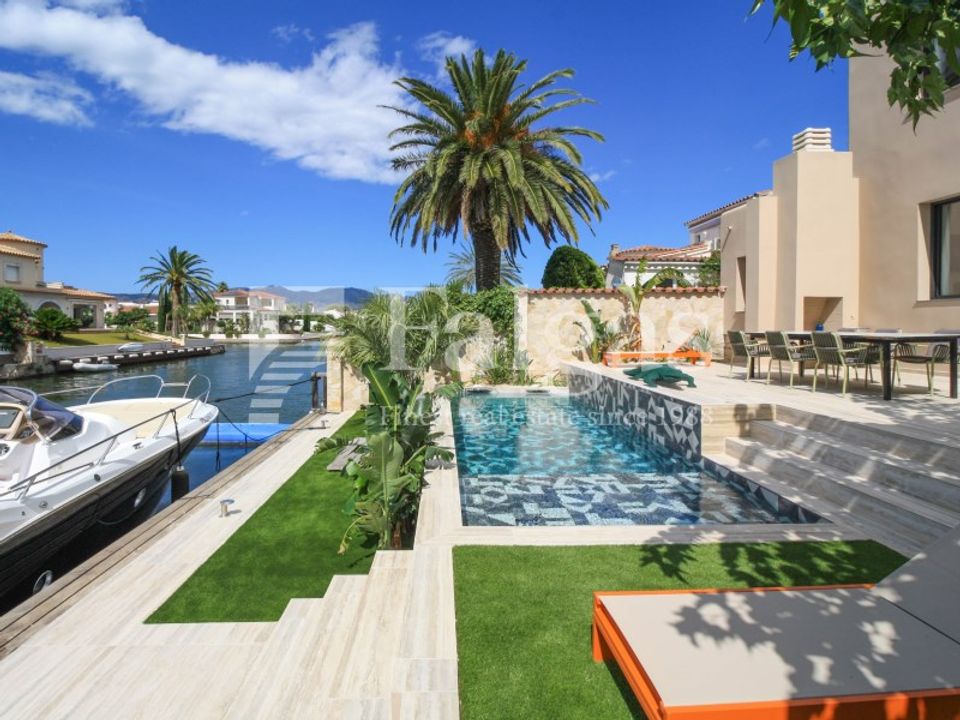 Villa i Empuriabrava, Gerona - foto 1