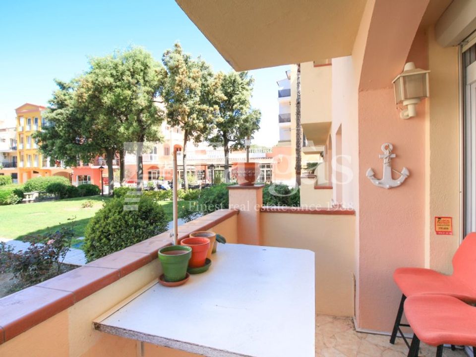 Lejlighed i Empuriabrava, Gerona - foto 1