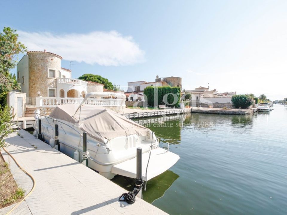 Helårsgrund i Empuriabrava, Gerona - foto 1