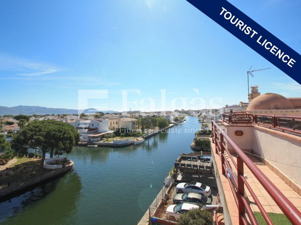 Lejlighed i Empuriabrava, Gerona - foto 1