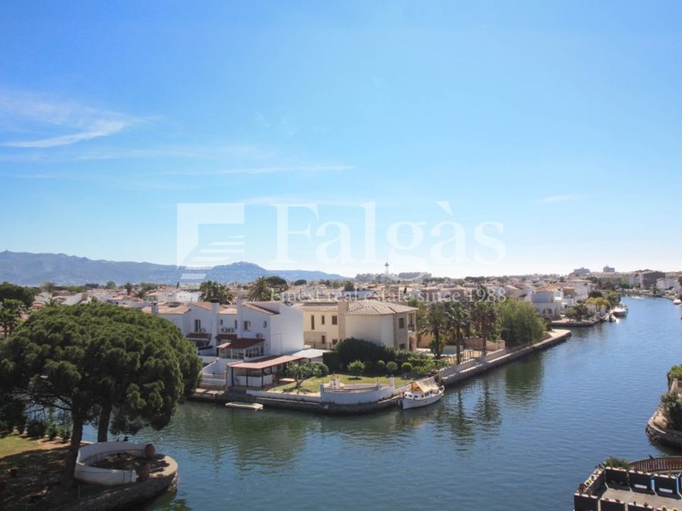Lejlighed i Empuriabrava, Gerona - foto 2