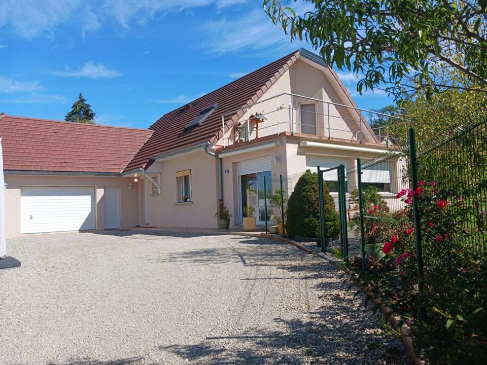 Villa i Lons-le-Saunier, Jura - foto 1