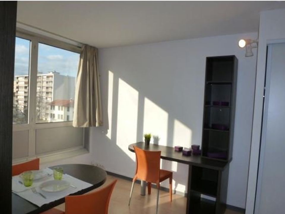 Erhvervsejendom i Villeurbanne, Rhone - foto 2