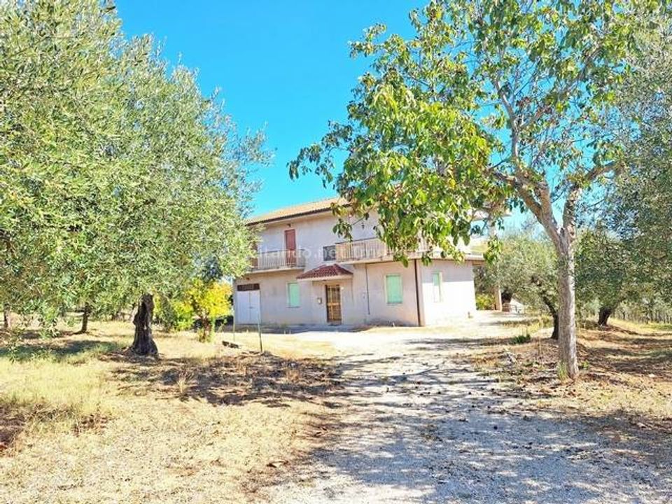 Villa i Penne, Pescara - bilde 1