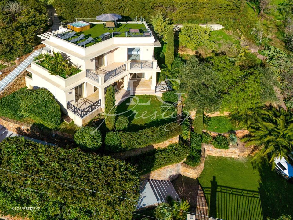 Villa i Mandelieu-la-Napoule, Alpes-Maritimes - foto 1