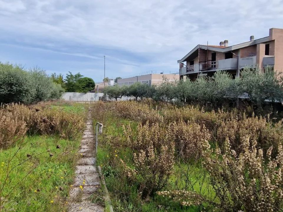 Helårsgrund i Citta Sant'Angelo, Pescara - foto 1