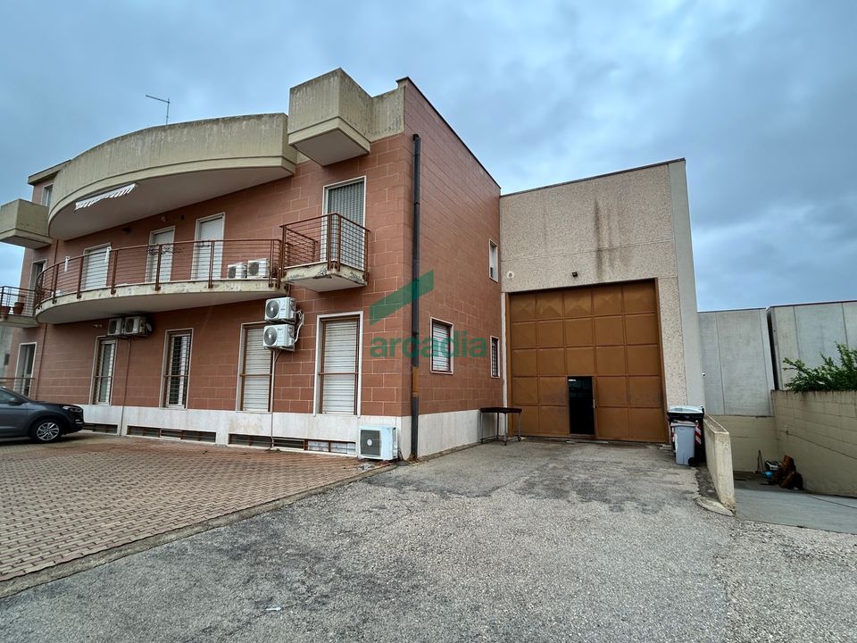 Erhvervsejendom i Modugno, Bari - foto 1
