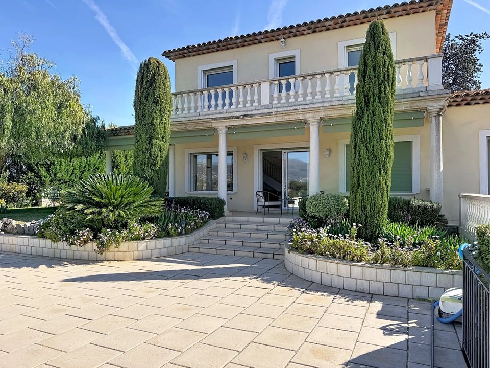 Villa i Saint-Laurent-du-Var, Alpes-Maritimes - foto 2