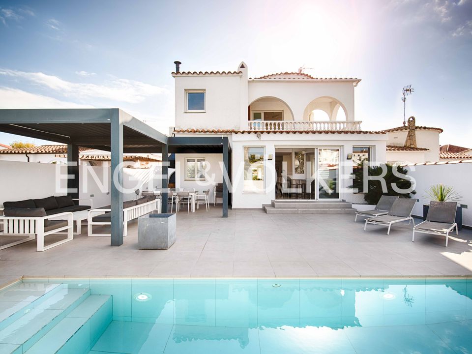 Villa i Empuriabrava, Gerona - foto 1