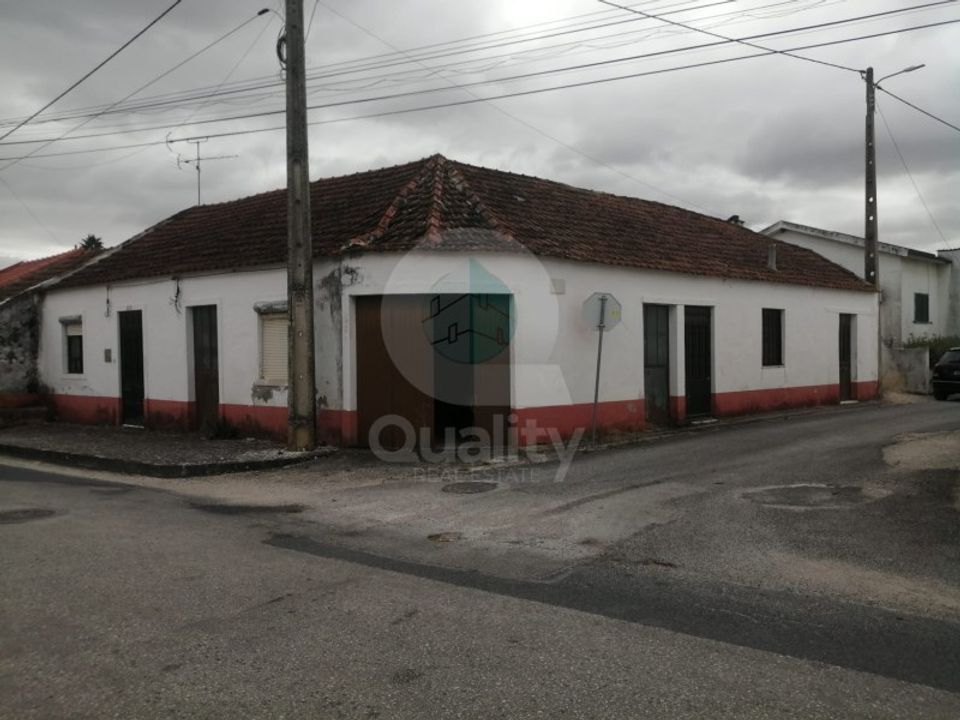 Villa in Alcanena, Santarem - photo 1