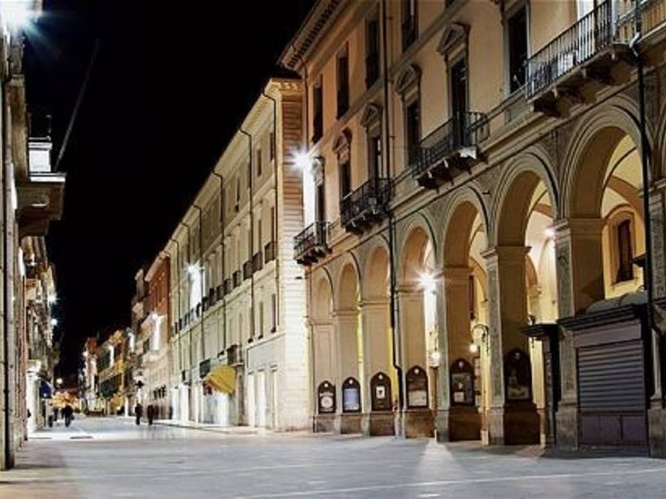 Erhvervsejendom i Teramo, Teramo - foto 1