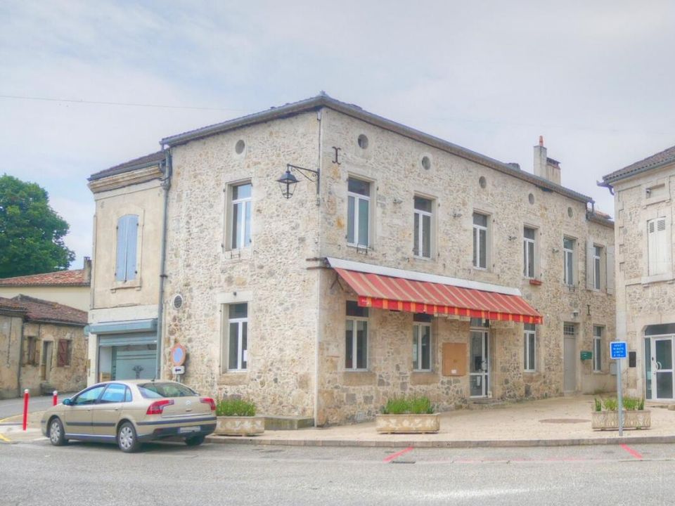 Erhvervsejendom i Barbaste, Lot-et-Garonne - foto 1