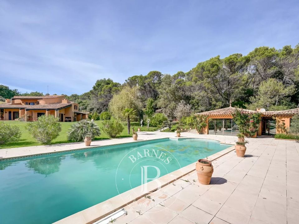 Villa i Aix-en-Provence, Bouches-du-Rhone - foto 1