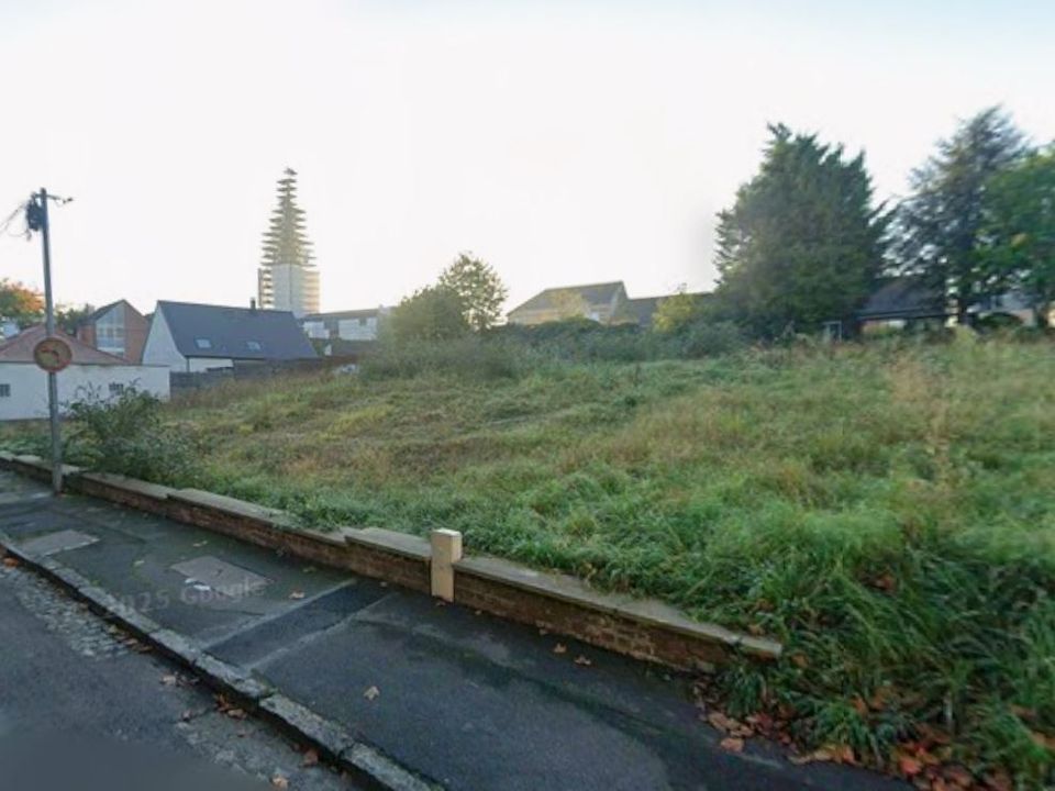 Helårsgrund i Liévin, Pas-de-Calais - foto 1