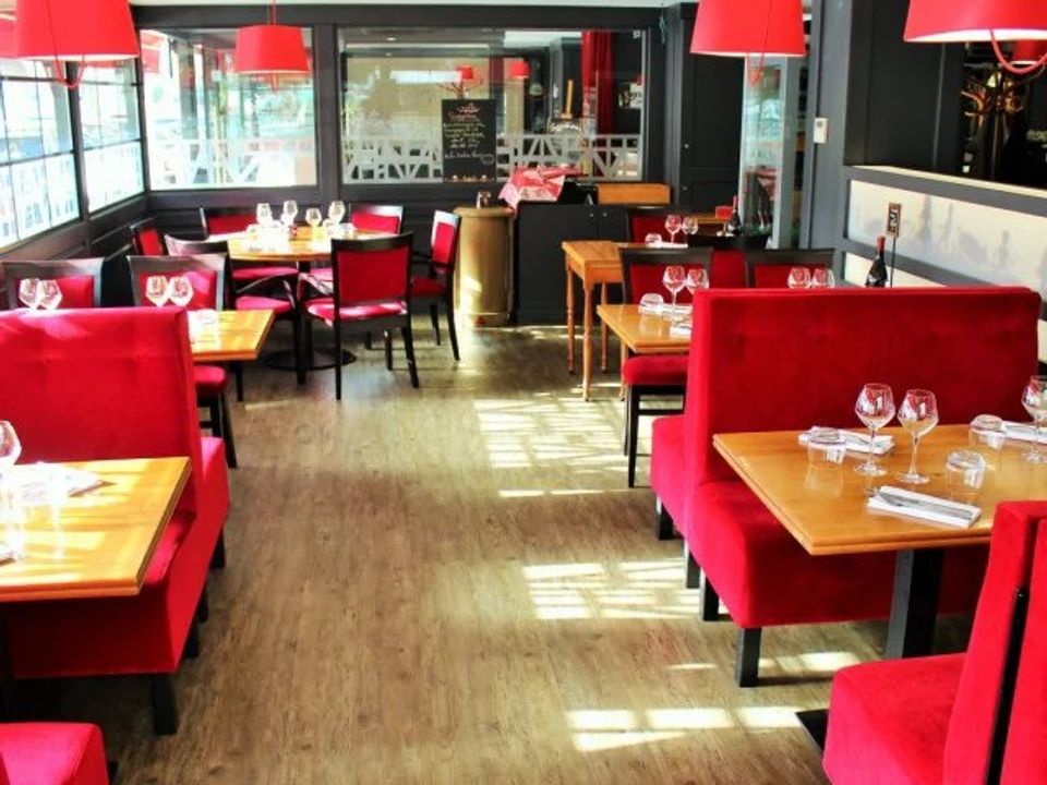Erhvervsejendom i Aurillac, Cantal - foto 2